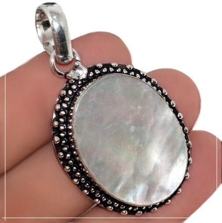 Natural Mother of Pearl .925 Sterling Silver Pendant - BELLADONNA